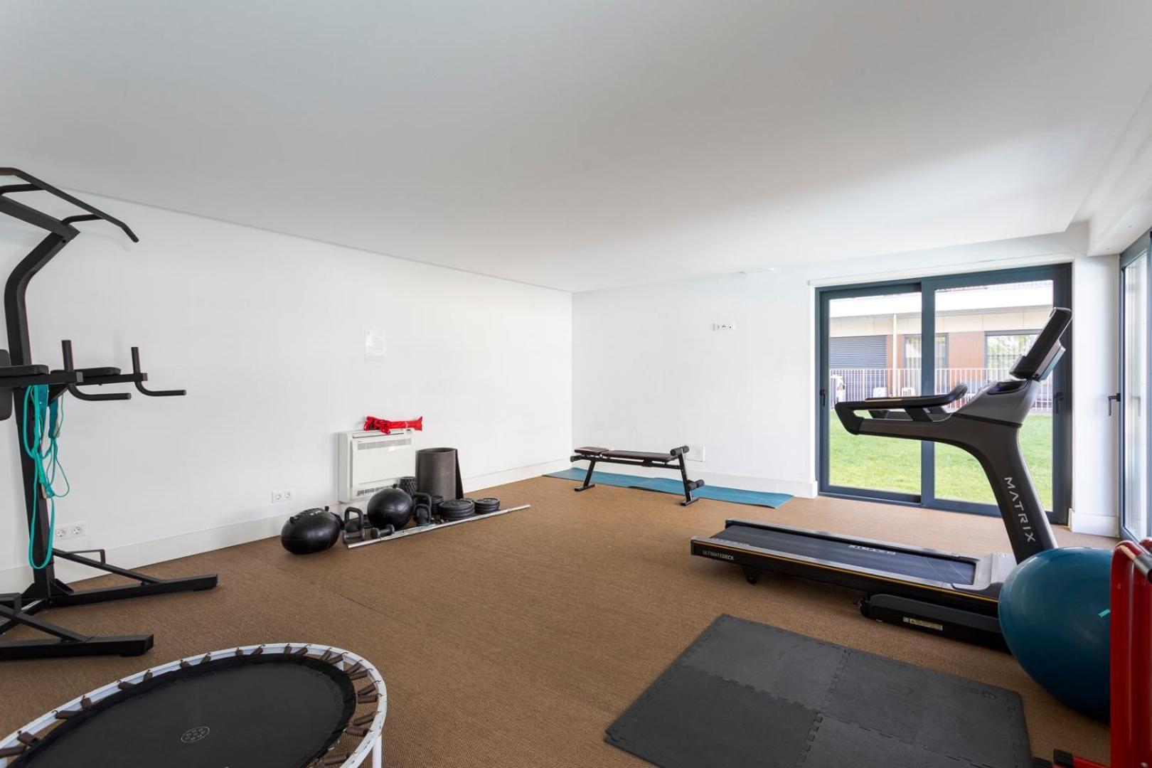 Hostwise - W/ Terrace, Pool & Gym By Dragao